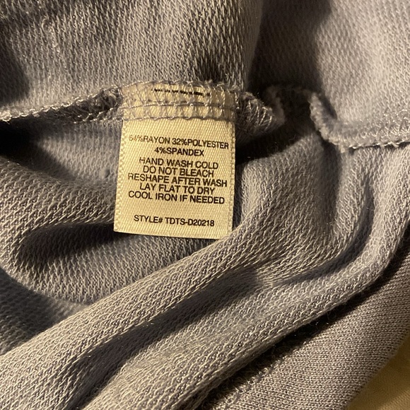 Tresics Jersey-Knit Shift Dress in Cornflower Blue - Picture 8 of 8